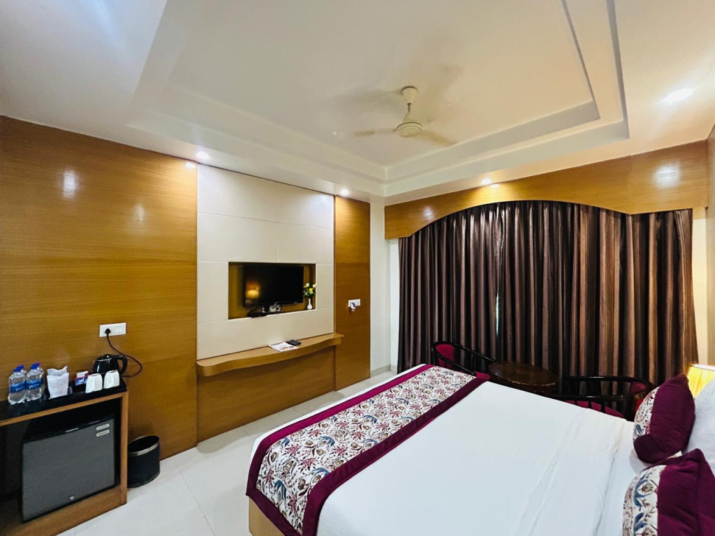 HOTEL ANAND INTERNATIONAL