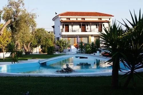 Skiathos 18-24 Young Club
