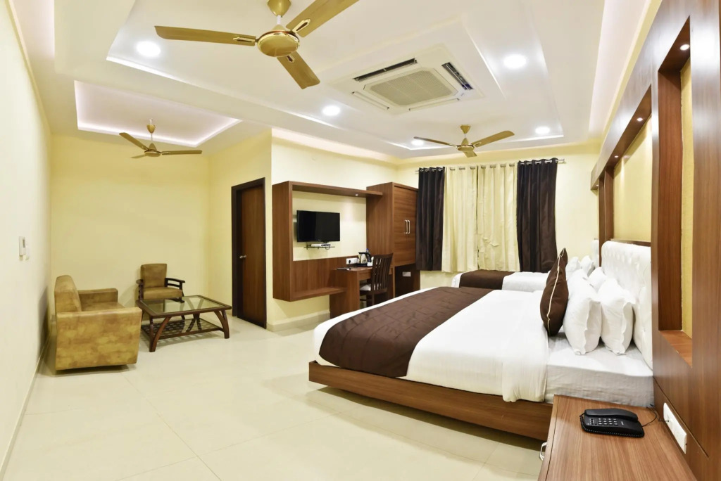 Hotel Amritsar International 2 min walk from Amritsar Bus Stand