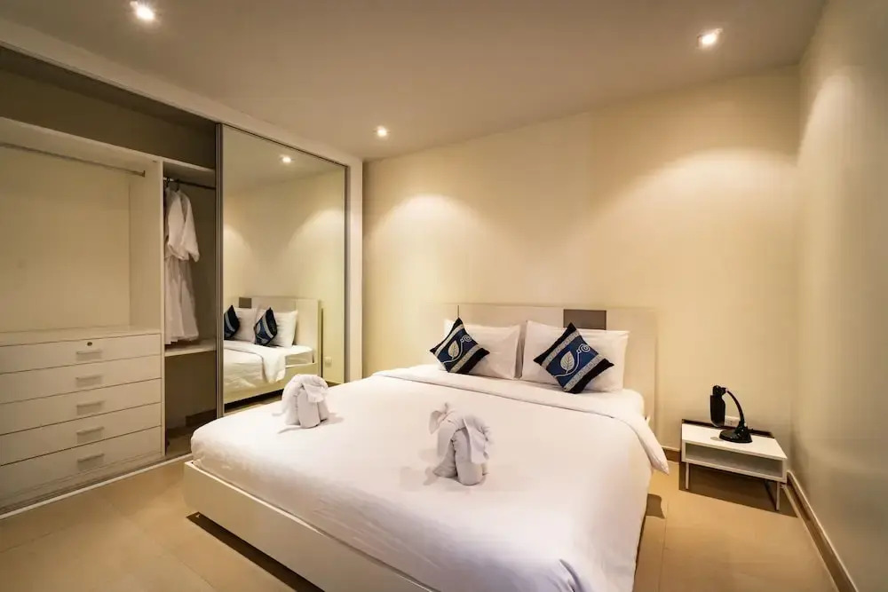 CAPITAL O890 The Royal Bay View Villas