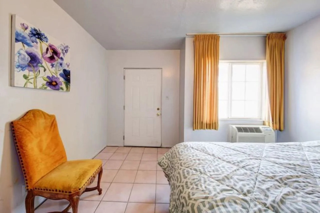 Pavilions Motel