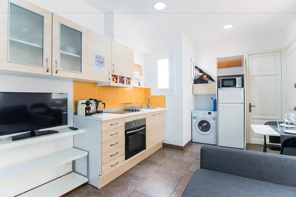 2B Apartment 5 Mins From Sagrada Familia