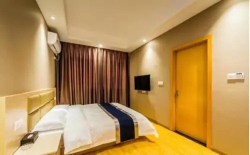 Crown Holiday Inn
