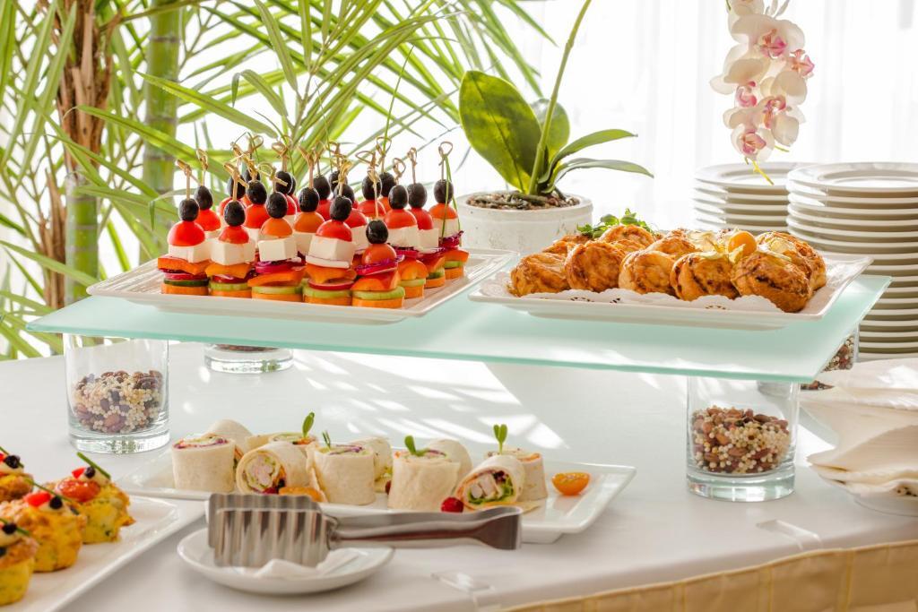 Avalon Hotel & Conferences