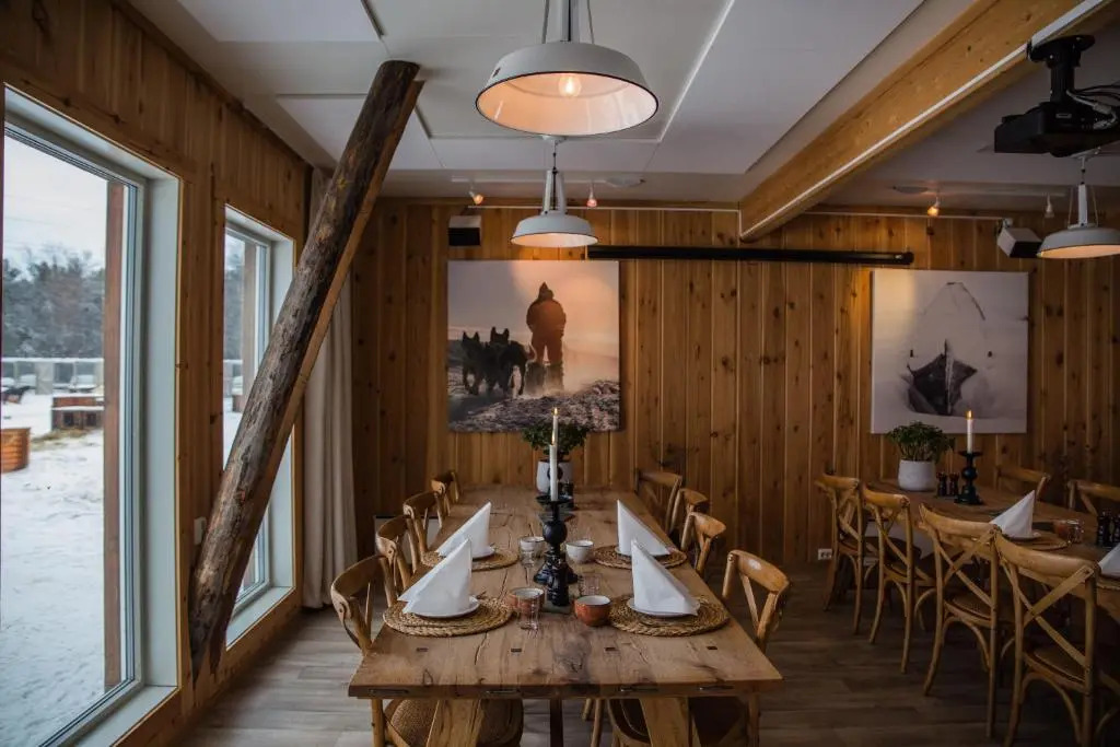 Holmen Husky Lodge