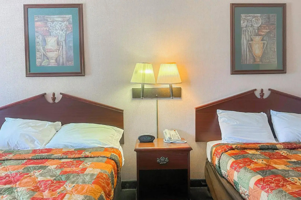 Macon Days Inn
