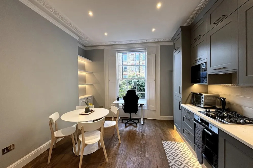 Elegant & Beautifully Presented 1BD Flat- Chelsea!