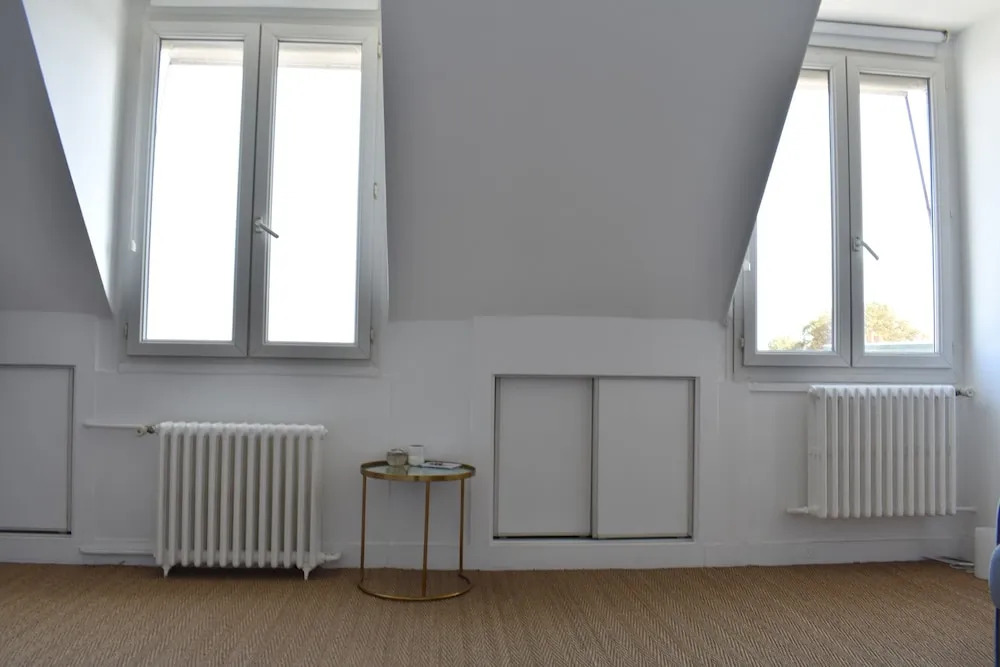 1 Bedroom Apartment Near Champs Elysee