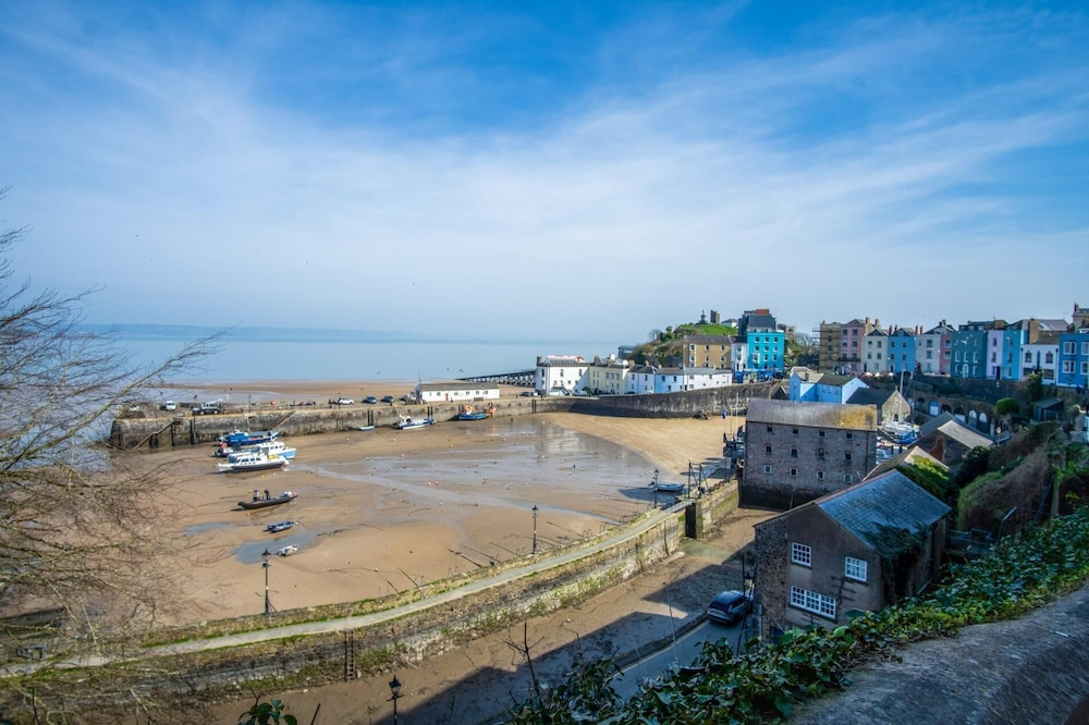Captains Lookout - 1 Bedroom Apartment - Tenby