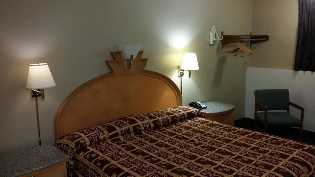 Value Inn & Suites Salina