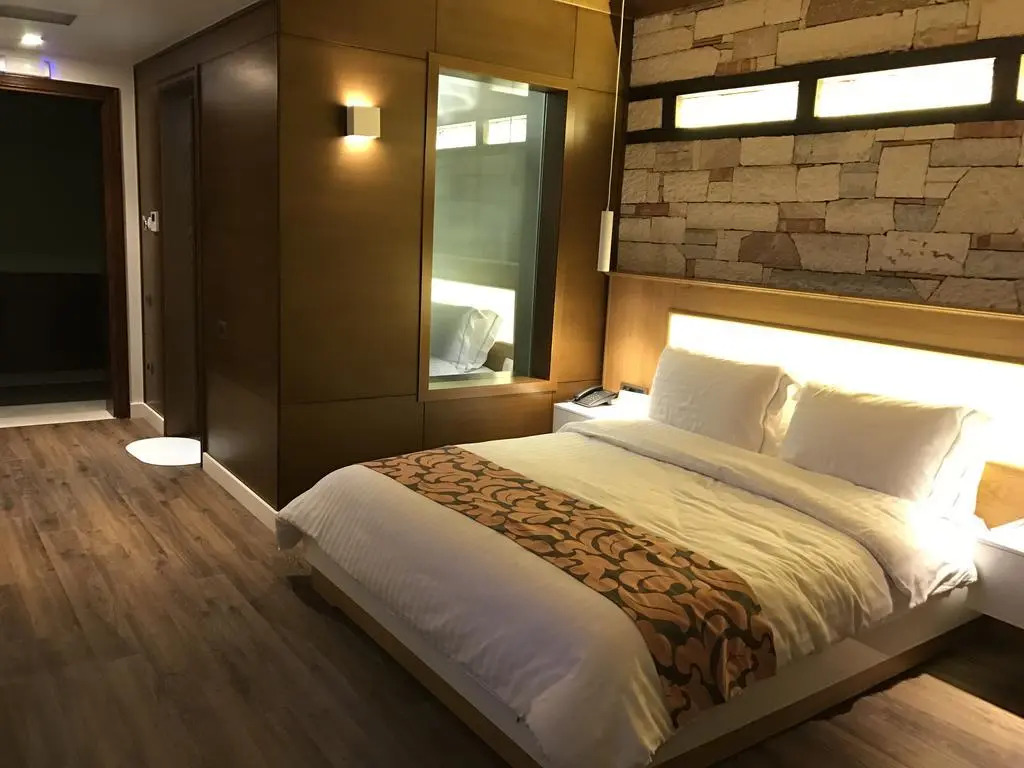 KERCULLA Resort