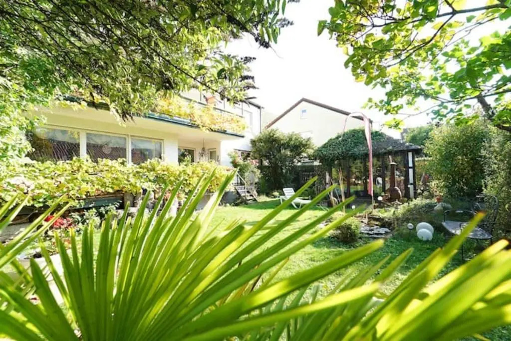 Freundliche Ferienwohnung (Souterrain) mit Gartenmitbenutzung im Haus Lotus