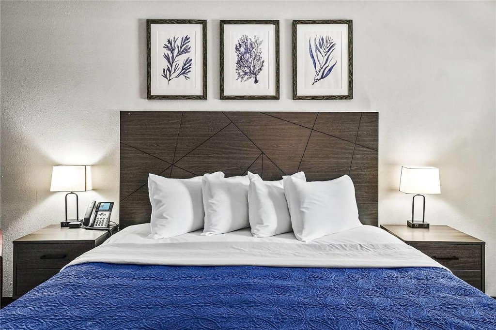 Baymont by Wyndham Ocala Suites