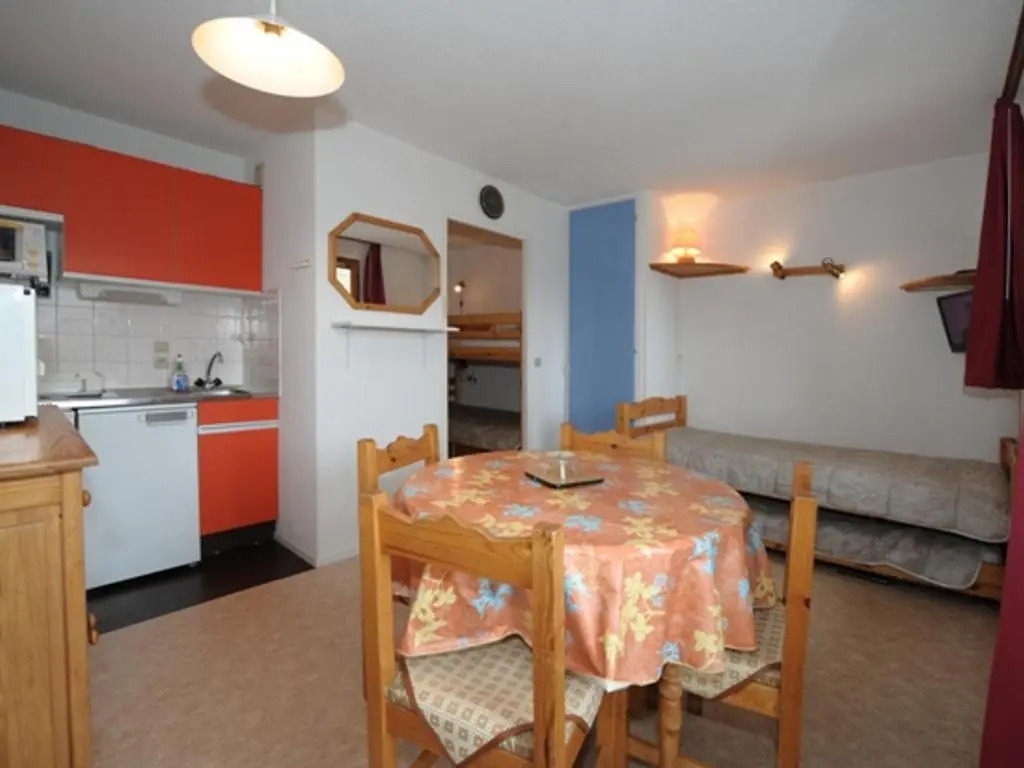 Appartement Les Menuires, 1 pièce, 4 personnes - FR-1-178-41