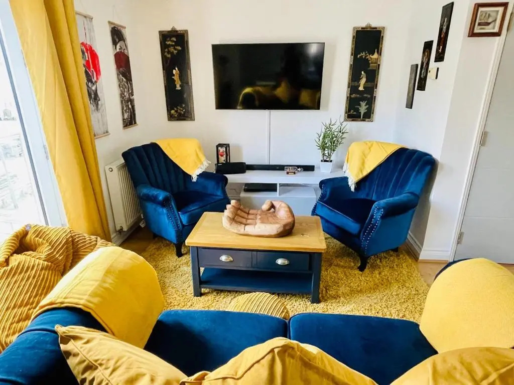 Captains Rest - 2 bedroom apartment in the heart of Brixham