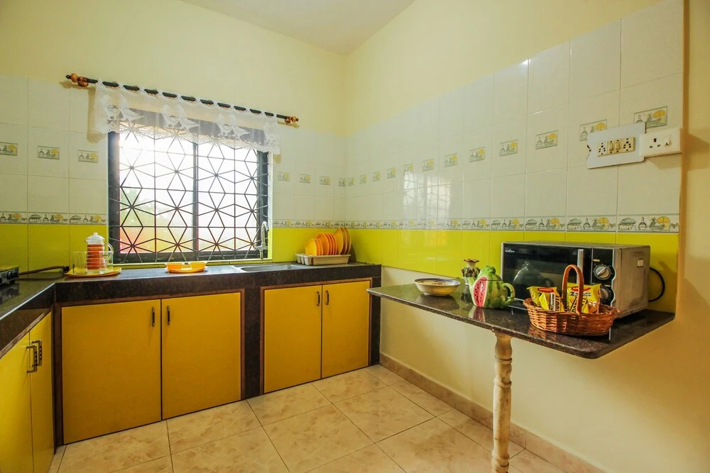 OYO 10203 Home Bright 2BHK Anjuna Beach