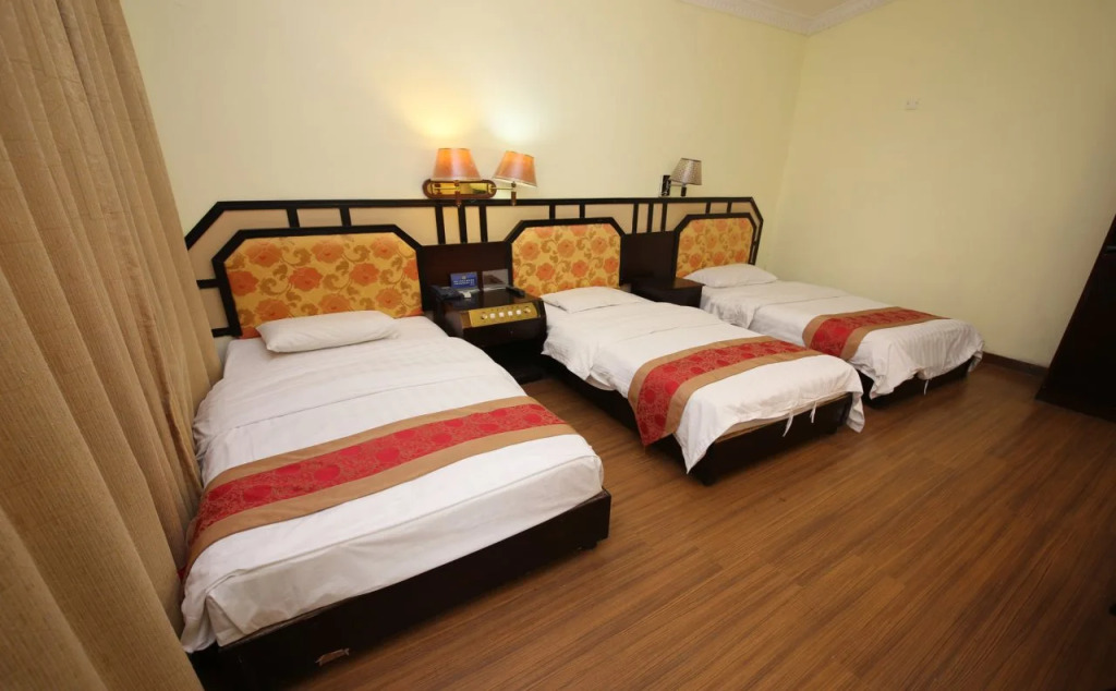 Huada Hotel