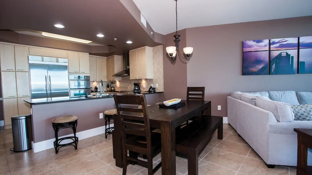 Three Bedroom Condo With Panoramic Views - Unit Crc0704