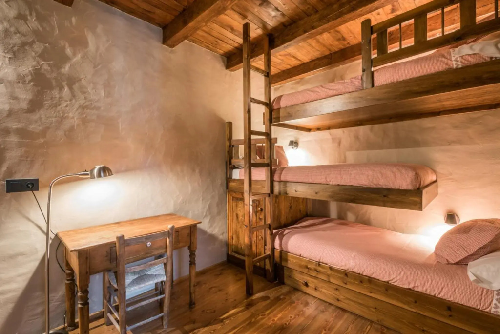 Casa Es Pletieus by Totiaran