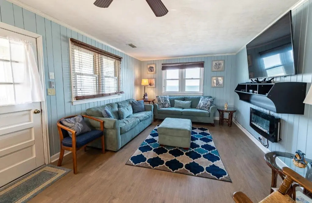 Aqua Hol - S Nags Head MP 18, Oceanfront, Ocean View, 3 Bedrooms, Flex Stays, Pets OK