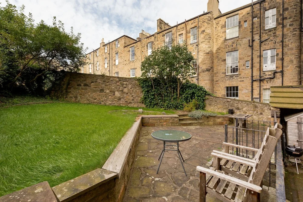 Classic Main Door Entry 2-bedroom New Town Apartment with Garden