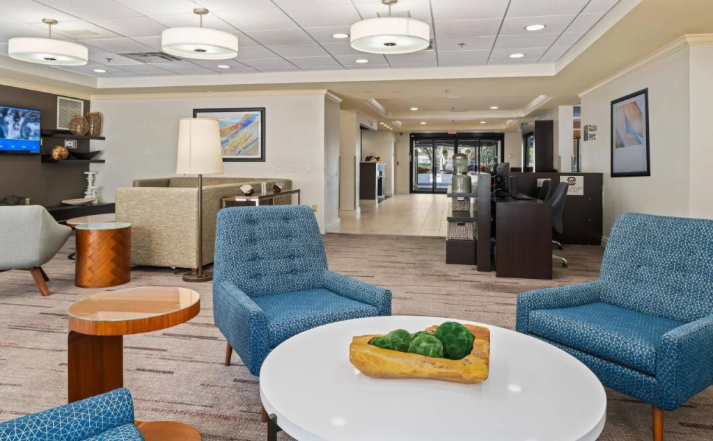 Courtyard by Marriott - Naples