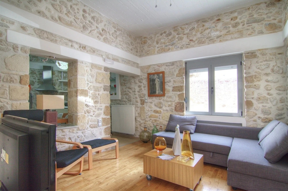 Authentic 10 Person Villa Near the Sea