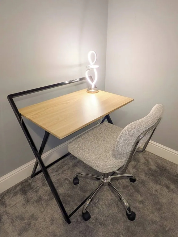 Luxury 3BR Home 20 Mins to London Garden Wi-fi