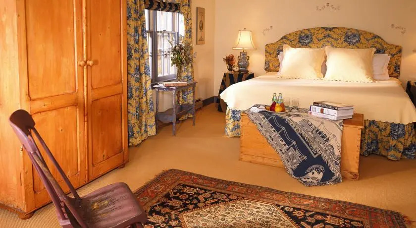 Home Hill Inn