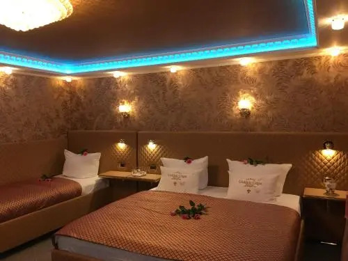 Golden Gapa River Luxury Apartment 16