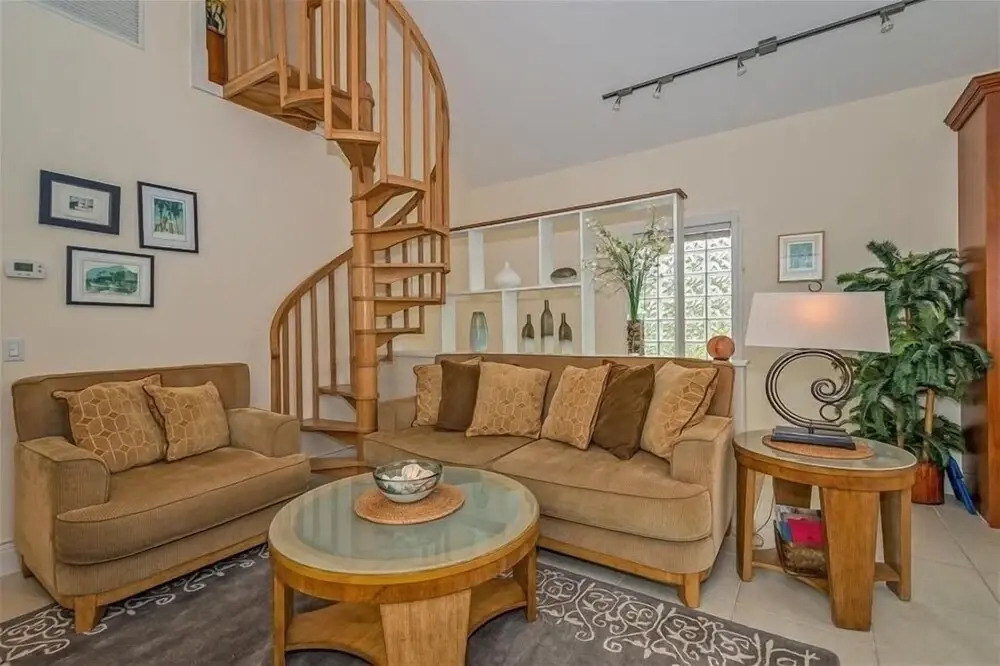 135 Damfiwill Street - 2Br Home