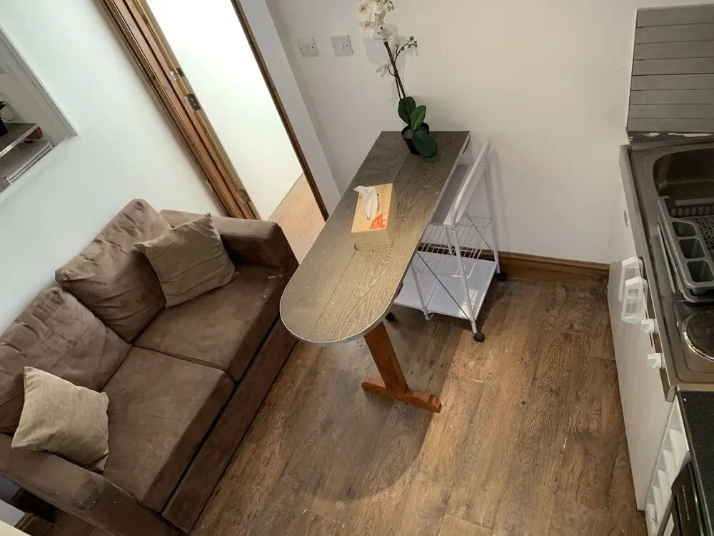 Victorian House 2 Bed 2 Bath Next to Barbican Tube
