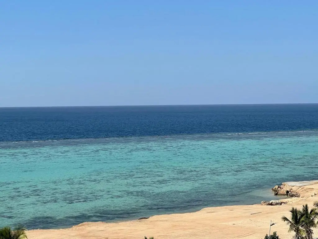 سمكه بيتش 4 غرف أبراج الشاطئ اطلاله على البحر مباشره عوائل فقط