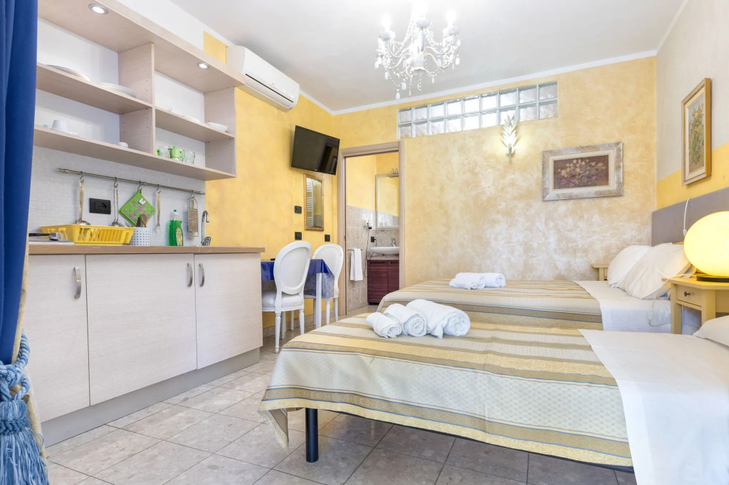 Le Dimore Apartments - Garden & Private Parking