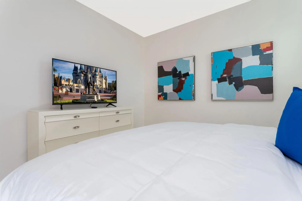 Large themed bedroom home near Disney