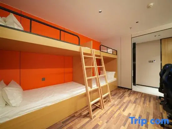 SOLO Esports Hotel