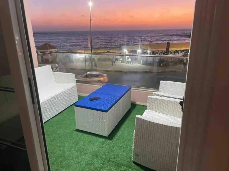 Unique Seaview 3-Bedroom Apartment