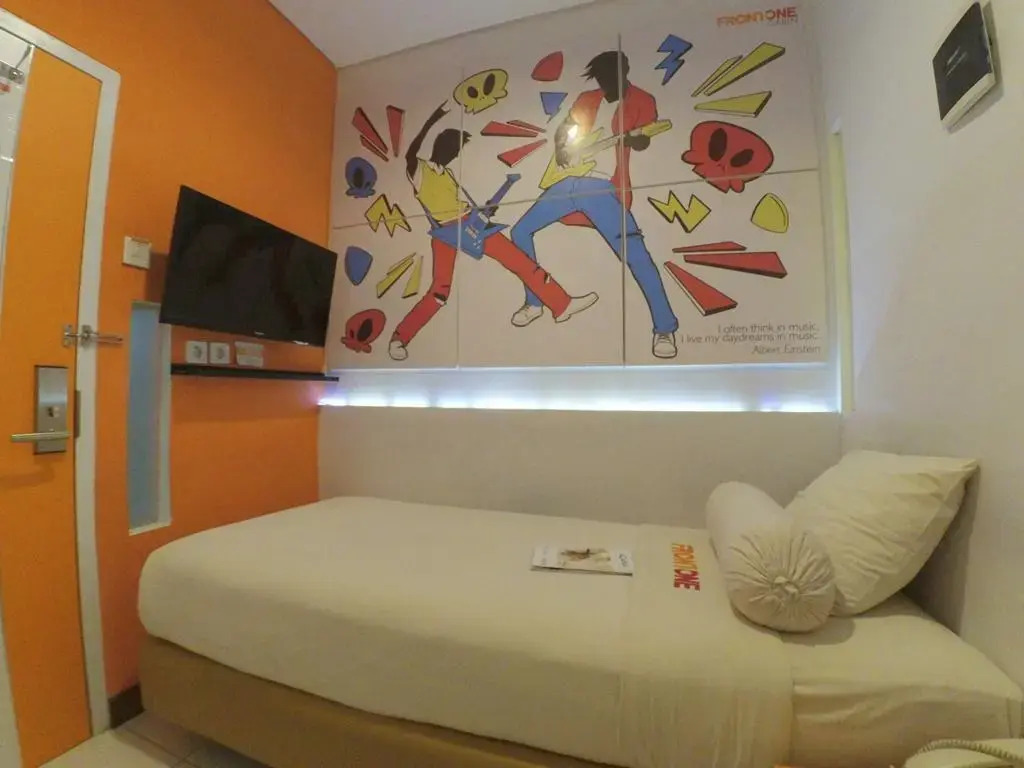 Front One Budget Hotel Tirtonadi Solo