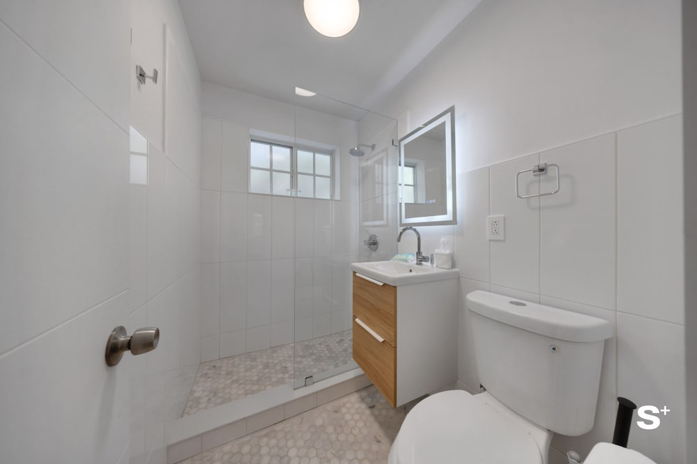 Chic 1-BD Apt in Miami Gym-Free Parking