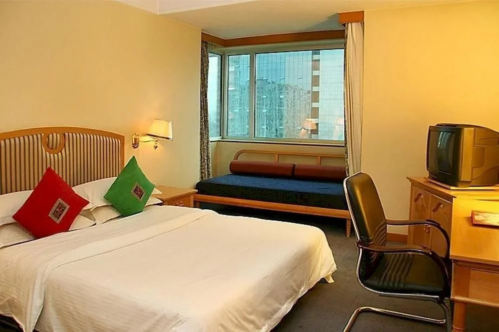 Maxcourt Hotel