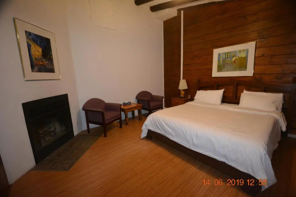 Auberge Alpine Inn