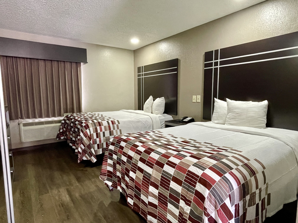Super 8 by Wyndham Richland MS