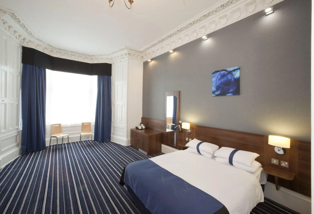 Piries Hotel