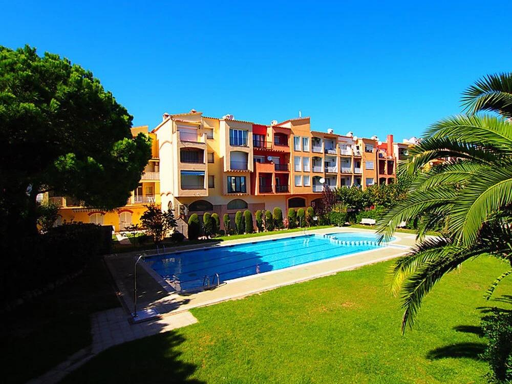Luxurious Apartment in Empuriabrava With Sea View