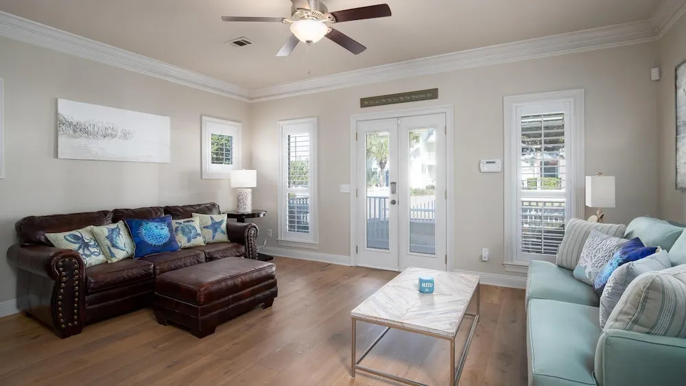Sea Brees Crystal Shores