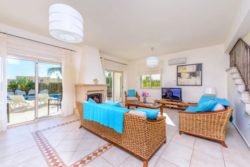 Ariadne Villa
