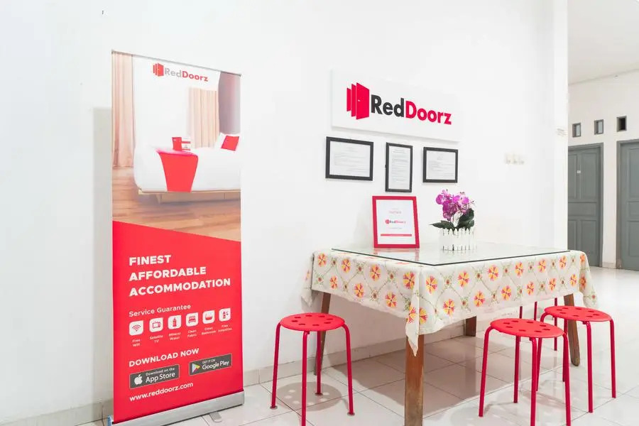 RedDoorz Syariah near Grand Galaxy Park