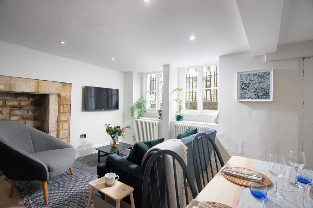 The Courtyard Apartment