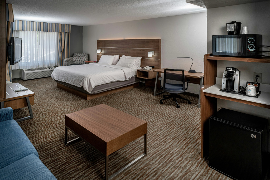 Holiday Inn Express and Suites Pikeville by IHG