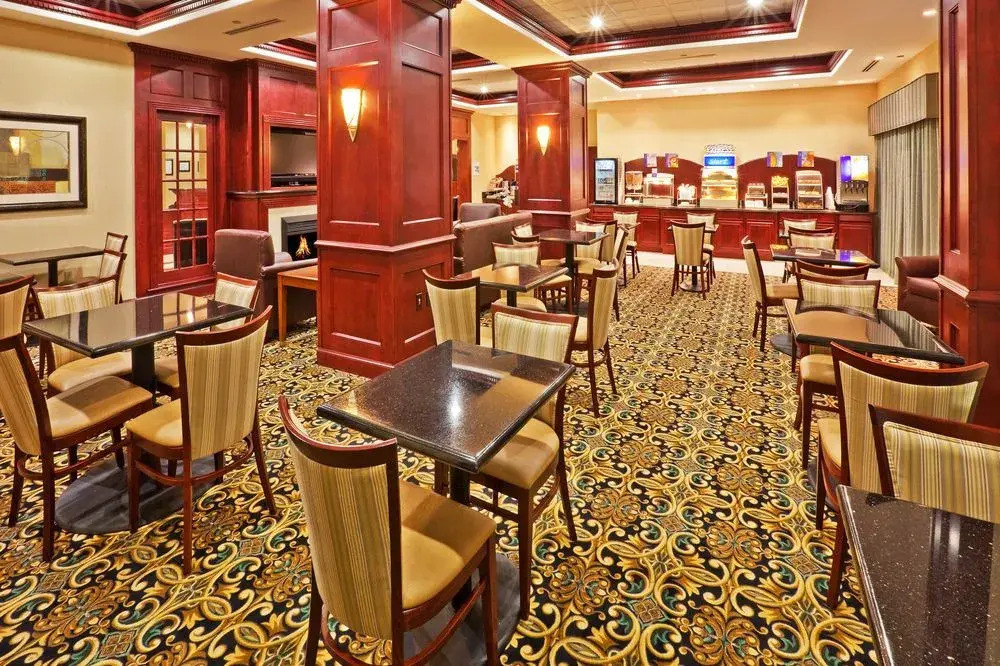 Holiday Inn Express & Suites Oklahoma City West-Yukon by IHG